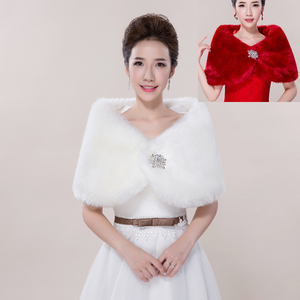 Femmes hiver mariée <span class=keywords><strong>voile</strong></span> de mariage Qipao robe avec des cheveux de lapin blanc strass en gros Imitation fourrure châle <span class=keywords><strong>veste</strong></span> - Product Image 2