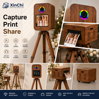 Cabina de Fotos XinChi de Madera Sólida para Bodas, Pantalla Táctil de 13.3 Pulgadas, Luz RGB, Impresora Instantánea DNP QW410, Compatible con Cámaras Réflex