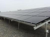 Système de montage solaire fixe sur site personnalisé pour projet photovoltaïque à grande échelle, structure en acier et aluminium