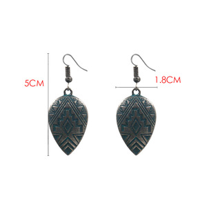 Boucles d'oreilles ethniques en alliage en forme de feuille, motif géométrique, accessoires de mode forgés, bijoux pour femmes toutes saisons - Product Image 5