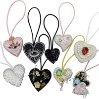 Pendentif en forme de cœur en feutre 3D fait à la main, avec strass en PVC, breloque à coudre, patchs pour vêtements avec paillettes
