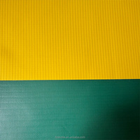 0.3MM 320GSM Double Couleur PVC Enduit Laminé À Froid Étanche Résistant Au Feu Anti-UV Bâche Rouleaux pour Une Utilisation En Plein Air