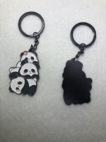 Épingles de revers personnalisées en métal nickelé noir porte-clés ouvre-bouteilles sous-verres en PVC personnage de télévision et de film cadeau d'affaires