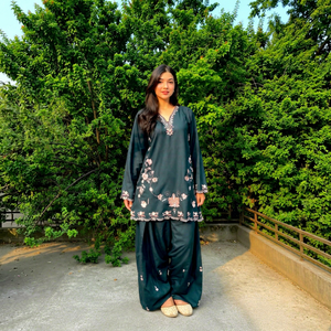 Women's Dark Green Rayon Embroidered <b>Kurta</b> Set Loose Fit Traditional <b>Indian</b> Pakistani Casual Wear Ankle-Length - Product Image 1