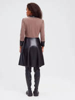 Damen Schwarz und Kaffee Leder Patchwork Kleid Stehkragen Front Reiß verschluss Utility Pocket Flared Midi Kleid für Party Cocktail