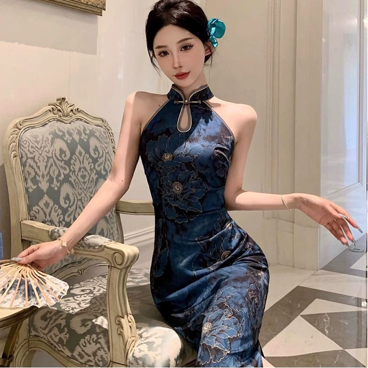 princess polly baby blue dress Elegant Blue Embroidered Hanfu with Floral Patterns, Long Flowing Sleeves,  and Decorative Tassels