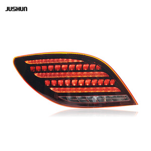 Feux arrière LED Jushun pour Mercedes-Benz Classe R W251 Edition Diamant 12V Rouge Fumé Noir - Product Image 4