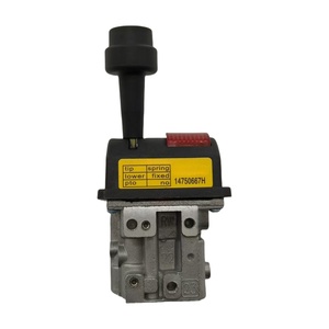 Repuestos de Alta Calidad para Camiones 14750667H Válvula Hidráulica de Elevación de Control Manual de Tres Orificios para Sinotruk Howo - Product Image 1