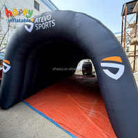 Tunnel gonflable personnalisé avec logo pour entrée de terrain de sport, idéal pour événements de football, de basketball et publicité