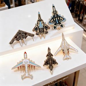 Épinglette créative en forme de navette spatiale, badge émaillé personnalisé, accessoire de décoration pour vêtements et sacs en métal - Product Image 5