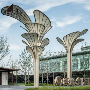 Sculpture d'arbre moderne de grande envergure en acier inoxydable avec système d'éclairage intégré pour parcs extérieurs, hôtels et espaces publics - Product Image 2