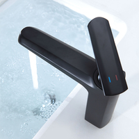 Keran air dingin ruang cuci kuningan Modern desain modern mixer terpasang di dek kamar mandi matte hitam baskom keran air