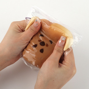 Nouveau jouet anti-stress en TPR en forme de capybara carré de 5 cm, idéal pour soulager le stress et améliorer l'humeur, souvenir pour enfants et adultes, cadeau créatif - Product Image 3