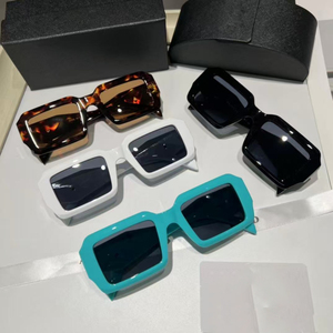 Nuovi Occhiali da Sole di Lusso Firmati Unisex, Montatura Quadrata Semplice Bianca in PC, con Logo per Donna - Product Image 6
