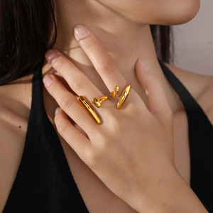 แหวนทองรูปทรงเรขาคณิต สแตนเลสสตีล ชุบทอง 18K ดีไซน์เปิดแบบไม่สมมาตร เครื่องประดับแฟชั่นสำหรับทุกเพศ เหมาะเป็นของขวัญ - Product Image 4