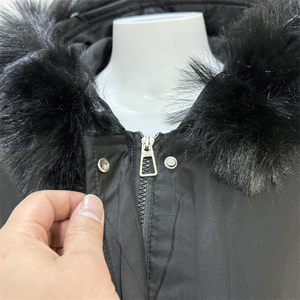Cappotti Invernali da Donna Taglie Forti, in Pelliccia, Tinta Unita, Modello Slim - Product Image 4