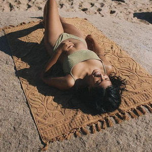 מותאם אישית כותנה ארוג מובלט אקארד לוגו חוף מגבת - Product Image 4