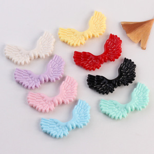 Cuentas acrílicas de 24x28mm de color sólido pintadas con forma de corazón y ala de ángel al por mayor para accesorios de joyería DIY, cadenas para teléfono, pulseras y llaveros - Product Image 1