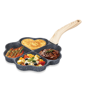 Sartén de aluminio RAF R.2546 de 19 cm con cuatro compartimentos, mango con textura de madera negra moteada, compatible con estufas eléctricas, de gas y vitrocerámicas. - Product Image 5