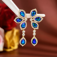 Anting Bunga Berhias Berlian Manis Model Lintas Batas Terbaru untuk Wanita - Elegan, Serbaguna, Kristal Warna-warni yang Dibuat dengan Sangat Rapi