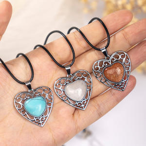 Collana con Ciondolo a Cuore Traforato in Cristallo Naturale di Quarzo Rosa, Catena a Corda alla Moda - Product Image 4