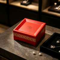 Boîte cadeau en bois laqué brillant, ajourée avec incrustation dorée, doublure en velours, charnière métallique, logo personnalisé pour le Ramadan et l'Aïd, rangement de luxe pour cadeaux