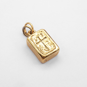 Colar com Pingente de Cruz em Aço Inoxidável com Textura Martelada, Crucifixo Latino, Corrente Box, Dourado e Prateado, Joias Masculinas e Femininas, Atacado e Personalizado - Product Image 3