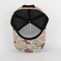 Gorra Deportiva de 5 Paneles Personalizada OEM con Patrón de Camuflaje Clásico, Orificios Cortados con Láser, Diseño de Logotipo, Venta al Por Mayor