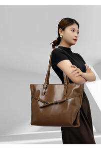 Nieuwe modeontwerper crossbodytassen Hoge kwaliteit echt lederen schoudertas Casual Tote dameshandtassen en portemonnees - Product Image 6