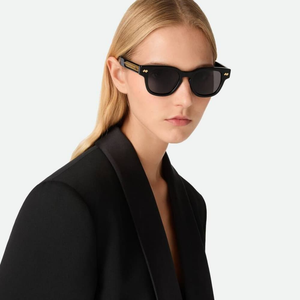 Gafas de Sol Estilo Wayfarer Clásicas, Diseño Atemporal, Cómodas para Uso Diario - Product Image 2