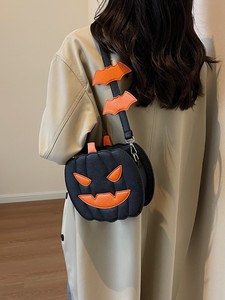 Bolso Bandolera de Calabaza LANJO, Bolso de Hombro Novedoso de Halloween con Diseño de Diablo para Mujer, Bolso Cruzado Divertido con Alas de Murciélago - Product Image 2