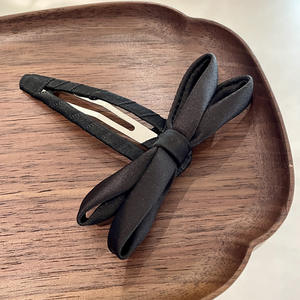 โบว์ผ้าไหมสีสันสดใสแสนน่ารักสำหรับเด็กผู้หญิง จับคู่กับกิ๊บติดผม BB อุปกรณ์ตกแต่งผมสำหรับเด็กผู้หญิง กิ๊บติดผมเด็กผู้หญิง - Product Image 2