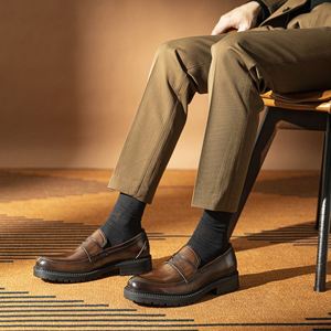 รองเท้าโลฟเฟอร์หนังแท้สีน้ำตาลคุณภาพสูงสำหรับผู้ชาย แบบผูกเชือก หัวแหลม กันลื่น ระบายอากาศได้ดี เหมาะสำหรับงานแต่งงาน ธุรกิจ สำนักงาน และโอกาสทางการ - Product Image 3