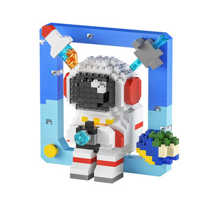2204-2207 Astronaut Cartoon Figurine Building <strong>Block</strong> Series DIY Puzzle Toy for Ages 8+ Creative Gift Ornaments - Product Image 2