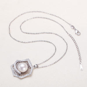 Colgante de Perlas de Agua Dulce de Zhuji, Estilo Étnico, Color Blanco Dorado, Joyería Famosa en Internet, Suministrada por el Vendedor - Product Image 1