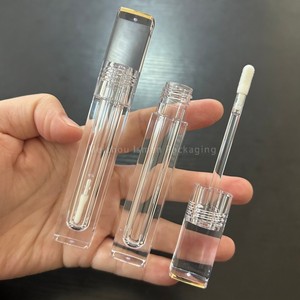 ISMAN - Tubo de Brillo Labial Cuadrado de 4.5 ml con Tapa Dorada, Envase Transparente para Brillo Labial, Botella con Aplicador Transparente y Logotipo Personalizado - Product Image 2