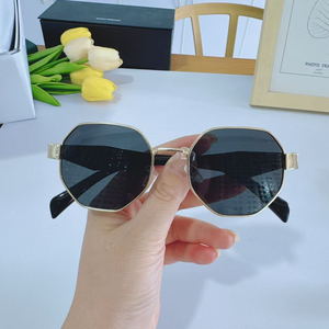 <span class=keywords><strong>Gafas</strong></span> <span class=keywords><strong>de</strong></span> <span class=keywords><strong>Sol</strong></span> Unisex con Marco Metálico Poligonal, Protección UV400 Anti-UV, Precio <span class=keywords><strong>de</strong></span> Fábrica al por Mayor - Product Image 2