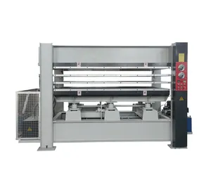 Machine de presse à chaud pour portes en bois MDF Ligne de production d'aggloméré pour la fabrication de portes Machine de presse à chaud hydraulique CNC