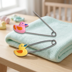 Épingles de sécurité pour couches bébé Duck Design 3 pouces, en PP et acier inoxydable, certifiées UE, couleur personnalisable disponible pour couches bébé et adulte - Product Image 3