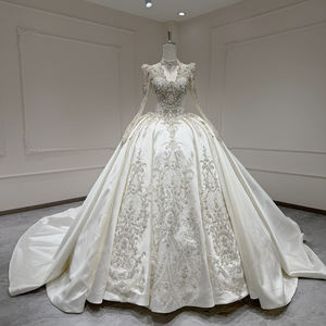 Vestido de Novia Moderno Xx58, Escote Corazón, Mangas Normales, Apliques, Espalda Descubierta, Cola de Capilla, Adornado con Cristales - Product Image 1