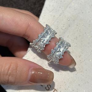 Pendientes Colgantes de Plata Pura S925 Wenchi, Estilo Palacio Medieval, Elegantes y con un Diseño de Nicho Sencillo y Moderno, China - Product Image 2