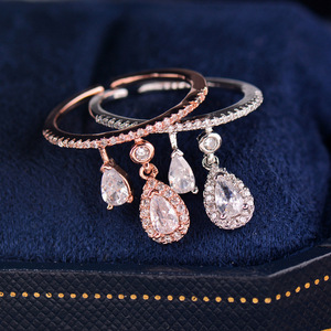 Anello Aperto Impilabile Delicato da Donna con Ciondolo a Goccia, Elegante Accessorio Sottile per le Dita - Product Image 4