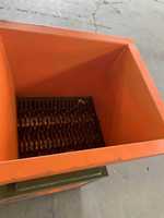 Broyeurs de déchets de type OKMT330, durables et sûrs, machine de broyage industrielle de haute sécurité pour le recyclage des déchets.