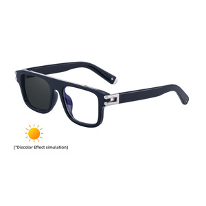 Lunettes de soleil photochromiques carrées ZS-98465 pour femmes, monture noire, protection UV400, monture en plastique et métal, protection solaire classe 2 - Product Image 5