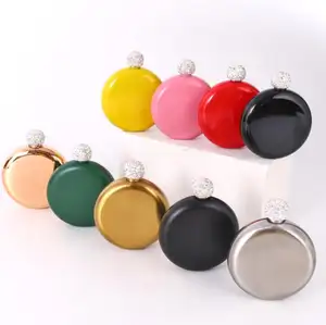 Coloridos mulheres de aço inoxidável Hip Flask, vendas por atacado de aço inoxidável 5 onça rodada Frasco com Cap Strass