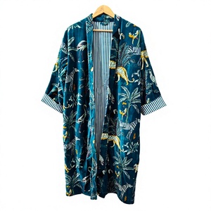 Bata Kimono Larga de Terciopelo Suave con Estampado Animal para Mujer, Manga Tres Cuartos, Sin Cuello, Ropa de Estar por Casa de Verano - Product Image 1