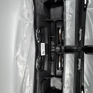 ตะแกรงกันชนหน้ารถยนต์ไฟฟ้าแบบตาข่าย สำหรับ Mercedes Benz / W211 W124 W204 ออกแบบตกแต่งตะแกรงกลางแบบกำหนดเอง อุปกรณ์เสริม - Product Image 4