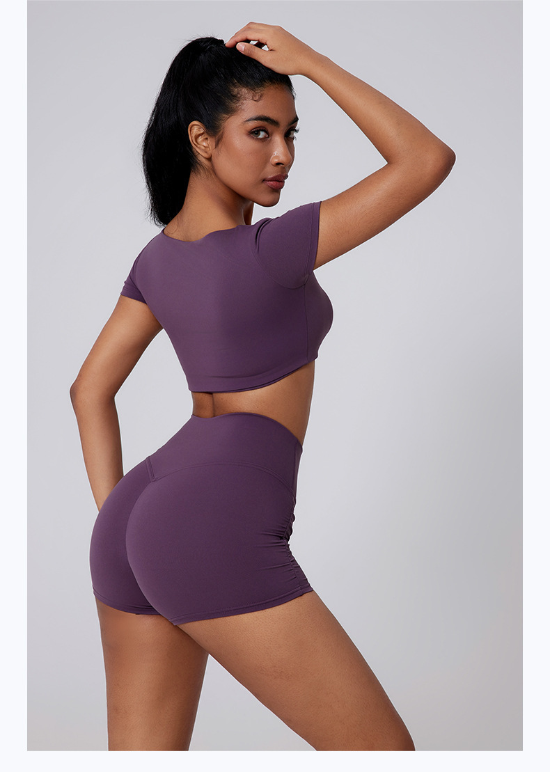 Plus-Size Activewear Top: back view showing construction, seams and support