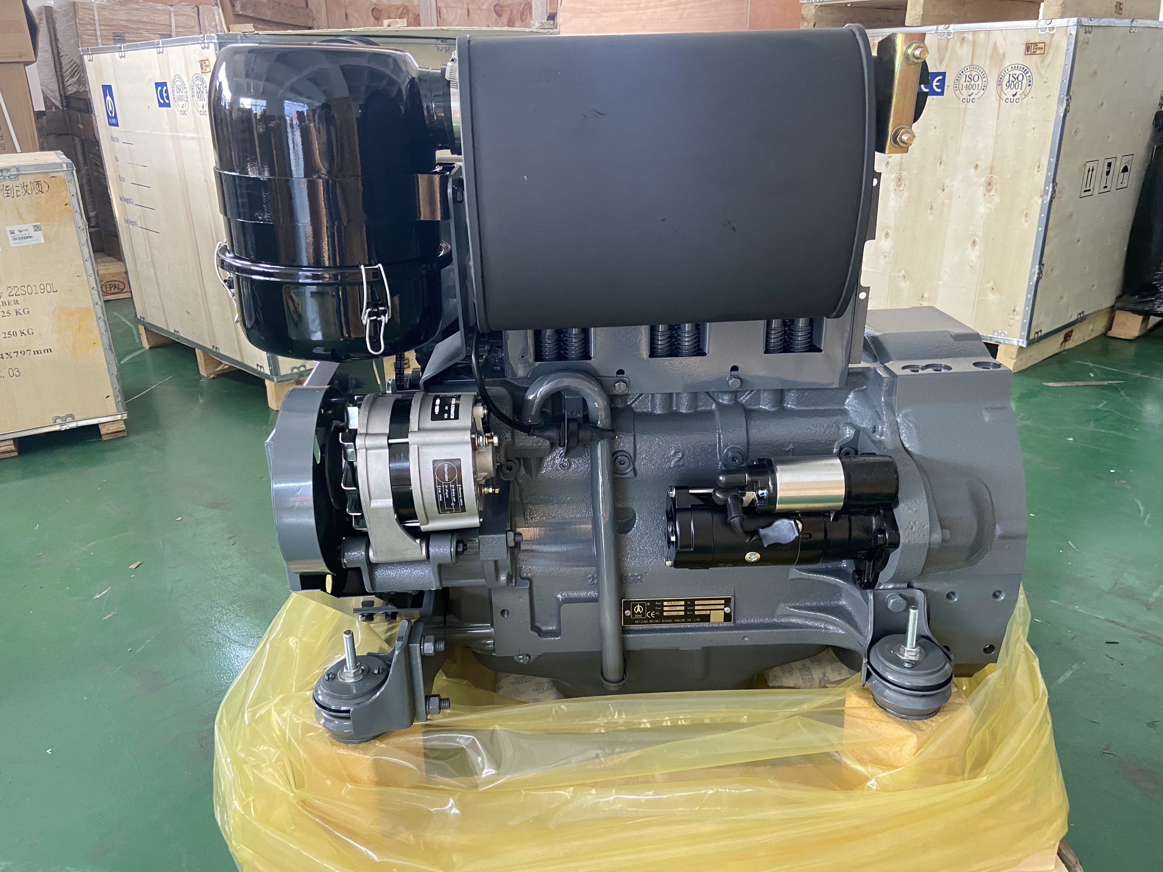 カルマートα40  ガソリンエンジンＧT９付き 京商 40クラス トレーナー カルマート アルファ 40 トレーナー