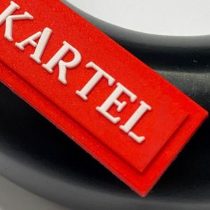 Patch PVC personnalisé avec logo, étiquette en silicone souple 3D en relief, patchs PVC avec velcro, conçus pour être thermocollés ou pressés à chaud sur les casquettes - Product Image 1